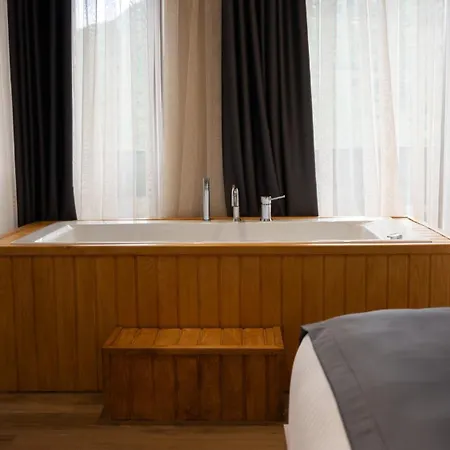 Ladur Otel 3*