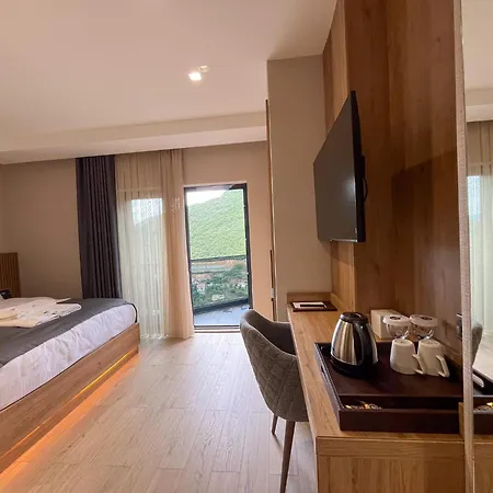 Ladur Otel