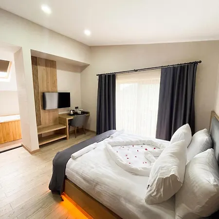 Ladur 3* Трабзон