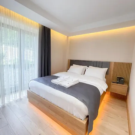 Otel Ladur