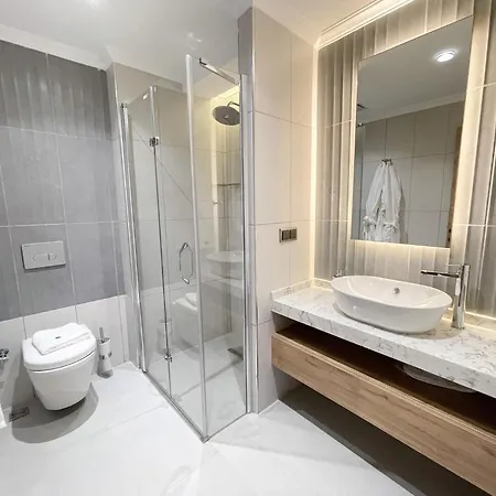 Ladur Otel
