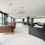 Ladur Hotel
