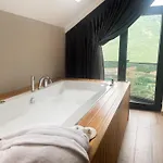 Ladur Hotel 3*